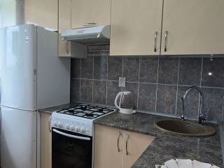 Продам однокомнатную квартиру косметический ремонт пластиковые окна установлены натяжные потолки фото 7 Омск