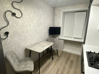 Продается двухкомнатная квартира ремонт по авторскому проекту с мебелью фото Новочебоксарск