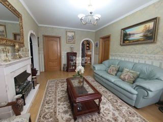 Продам четырешку с мебелью взрослый собственник фото Москва