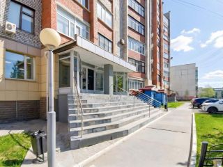 Продается офисное помещение свободного назначения отдельный вход фото Сургут
