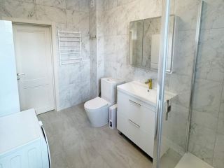 Продам дом с коммуникациями рядом асфальт фото 14 Москва