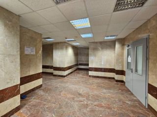 Продам помещение свободного назначения имеется круглосуточная охрана отдельный вход фото 8 Москва