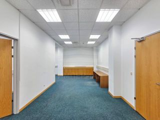 Продам помещение свободного назначения имеется круглосуточная охрана отдельный вход фото 27 Москва