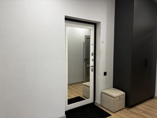 Продается 2 комн. квартира установлены натяжные потолки фото 2 Москва