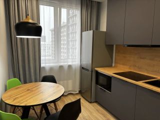 Продается 2 комн. квартира установлены натяжные потолки фото 5 Москва