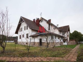 Продаю кирпичный коттедж имеется баня асфальтная дорога фото Ярославль