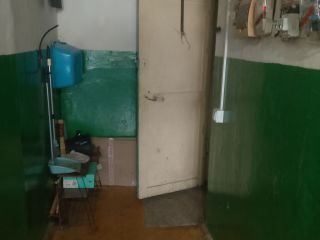 Продам комнату косметический ремонт секционной планировки заменены трубы пластиковые окна фото 6 Красноярск
