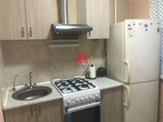Продаю 2 комнатную квартиру установлены натяжные потолки чистый подъезд фото 3 Ярославль