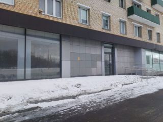 Сдам помещение под магазин на первой линии отдельный вход фото 8 Москва