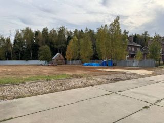 Продаю зем участок с коммуникациями фото Москва