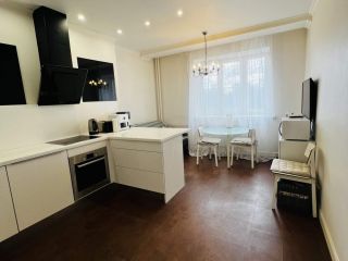 Продаю двушку взрослый собственник фото Москва