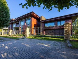 Продам кирпичный коттедж подключена канализация фото Истра