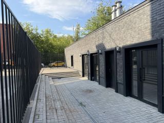 Продаю помещение под магазин на первой линии свободного назначения фото Москва