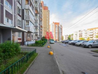 Продаю трехкомнатную квартиру пластиковые окна новая сантехника фото 4 Ярославль