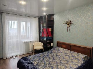 Продаю трешку чистый подъезд установлены натяжные потолки фото Ярославль