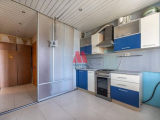 Продается двухкомнатная квартира установлены пластиковые окна взрослый собственник фото Ярославль
