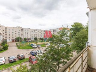 Продаю двушку установлены натяжные потолки взрослый собственник фото 12 Ярославль