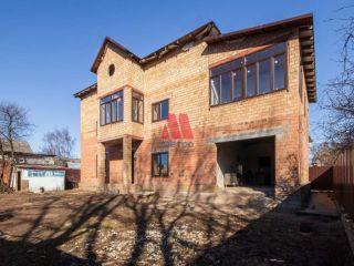 Продаю кирпичный дом подключена канализация фото Ярославль
