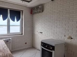 Продается двухкомнатная квартира установлены пластиковые окна хорошее состояние фото Волгоград