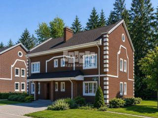 Продаю кирпичный дом с коммуникациями свободного назначения фото Видное