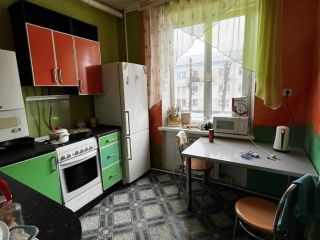 Продам трешку установлены натяжные потолки пластиковые окна фото 8 Щёкино