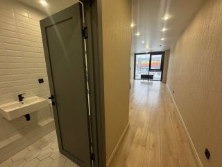 Сдам нежилое помещение установлены натяжные потолки с коммуникациями фото 8 Москва
