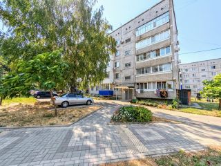 Продам 1 комнатную квартиру ухоженный подъезд с коммуникациями фото П. Парковый