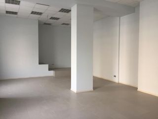 Сдается помещение под магазин есть электричество на первой линии фото 2 Москва