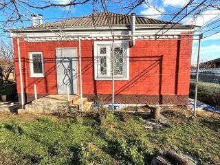 Продается кирпичный дом косметический ремонт с коммуникациями документы в полном порядке фото Армавир