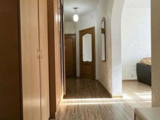 Продается 2 комн. квартира с индивидуальным отоплением евроремонт с мебелью отличное место фото 6 Армавир