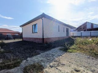 Продам кирпичный дом подключена канализация с коммуникациями фото 2 Ст. Выселки